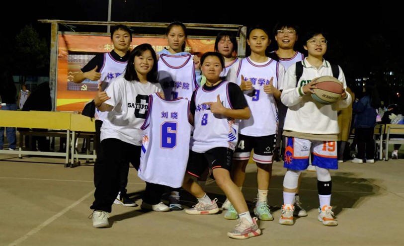 女篮合照2.jpg