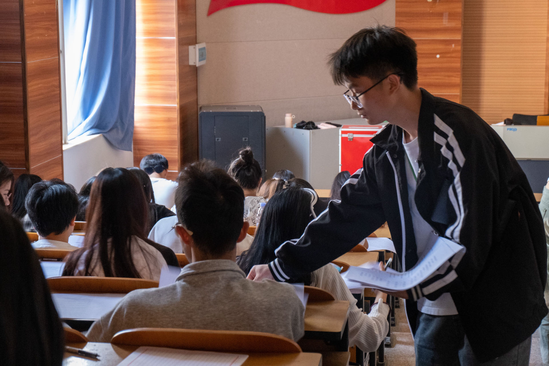 mmexport1682389786606